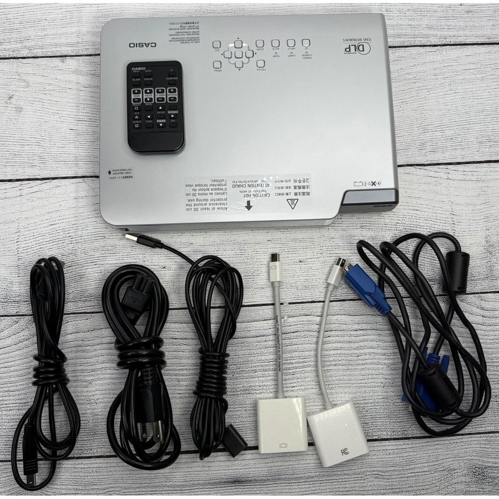 Casio Data‎ Projector XJ-S35 DLP Texas Instruments with Remote and Cables